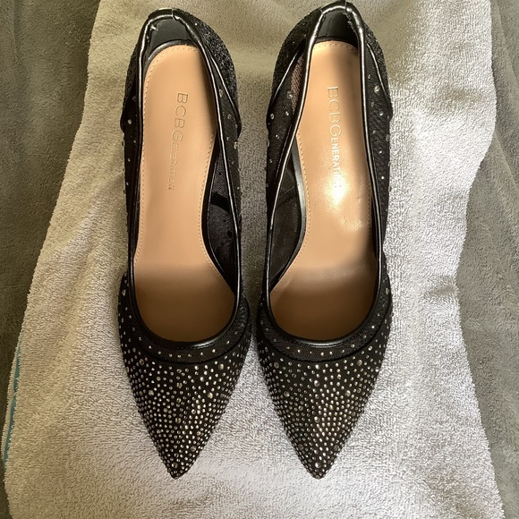 BCBGeneration Black Pointy Toe Pumps with Silver Rhinestones. NWOT. Size 8.5 - Picture 2 of 7